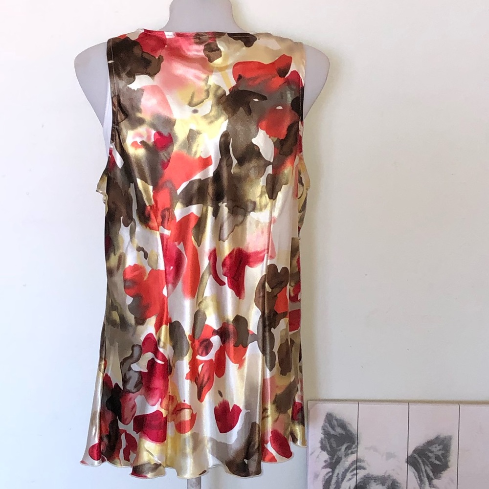 Women’s Ruffle Top - Picture 2 of 4